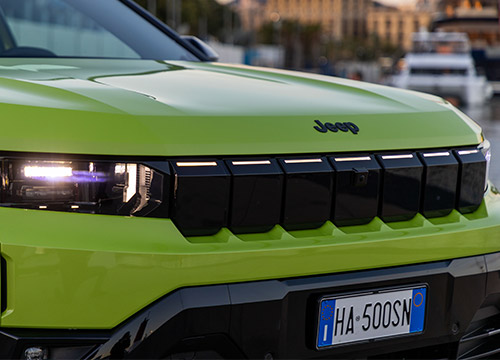 új Jeep® Compass